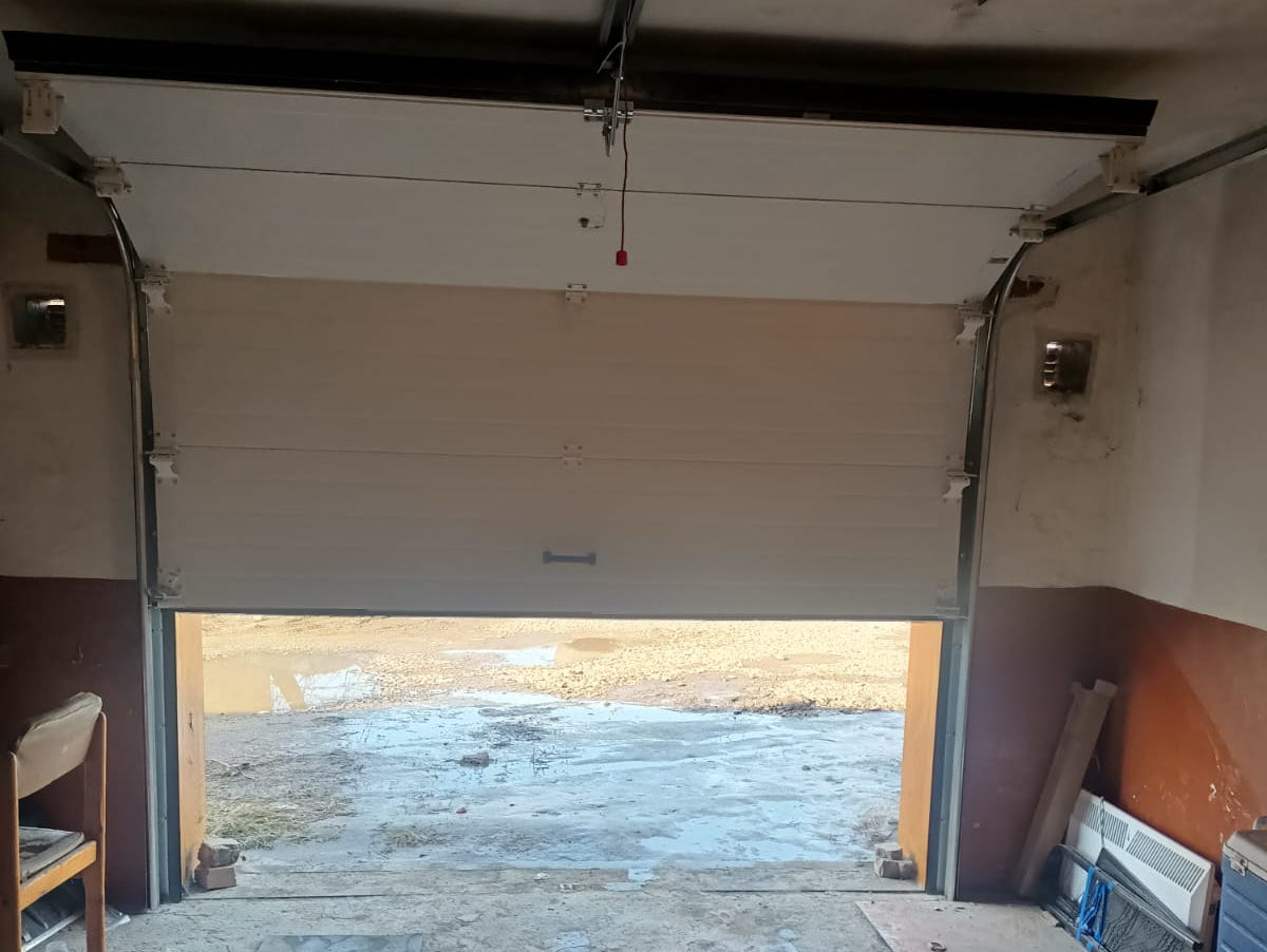 Секционные ворота DoorHan в Актобе с установкой