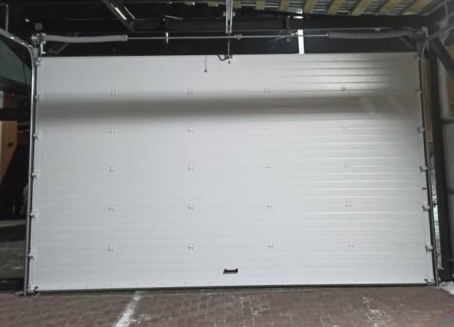 Секционные ворота DoorHan в Актобе с установкой