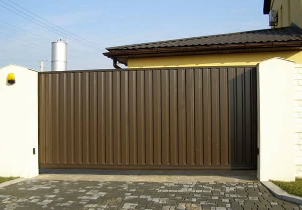 Уличные ворота DoorHan в Актобе с установкой