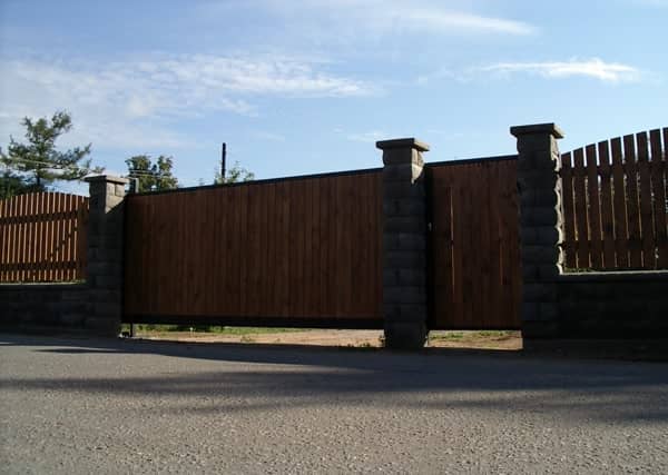 Уличные ворота DoorHan в Актобе с установкой