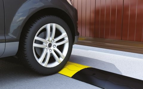 Лежачий полицейский